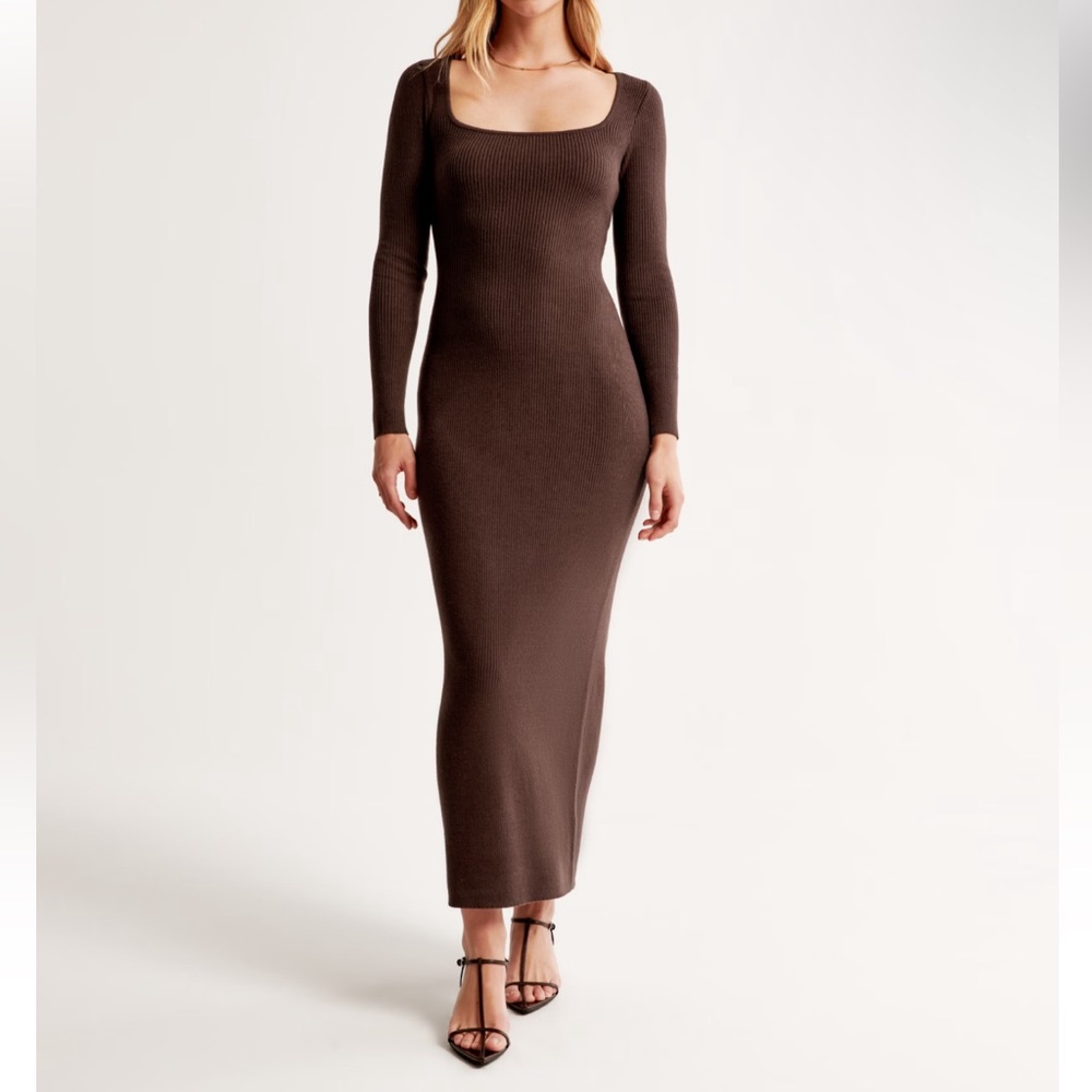 *NWT* adorable Long-Sleeve Squareneck Maxi Sweater Dress. perfect condition